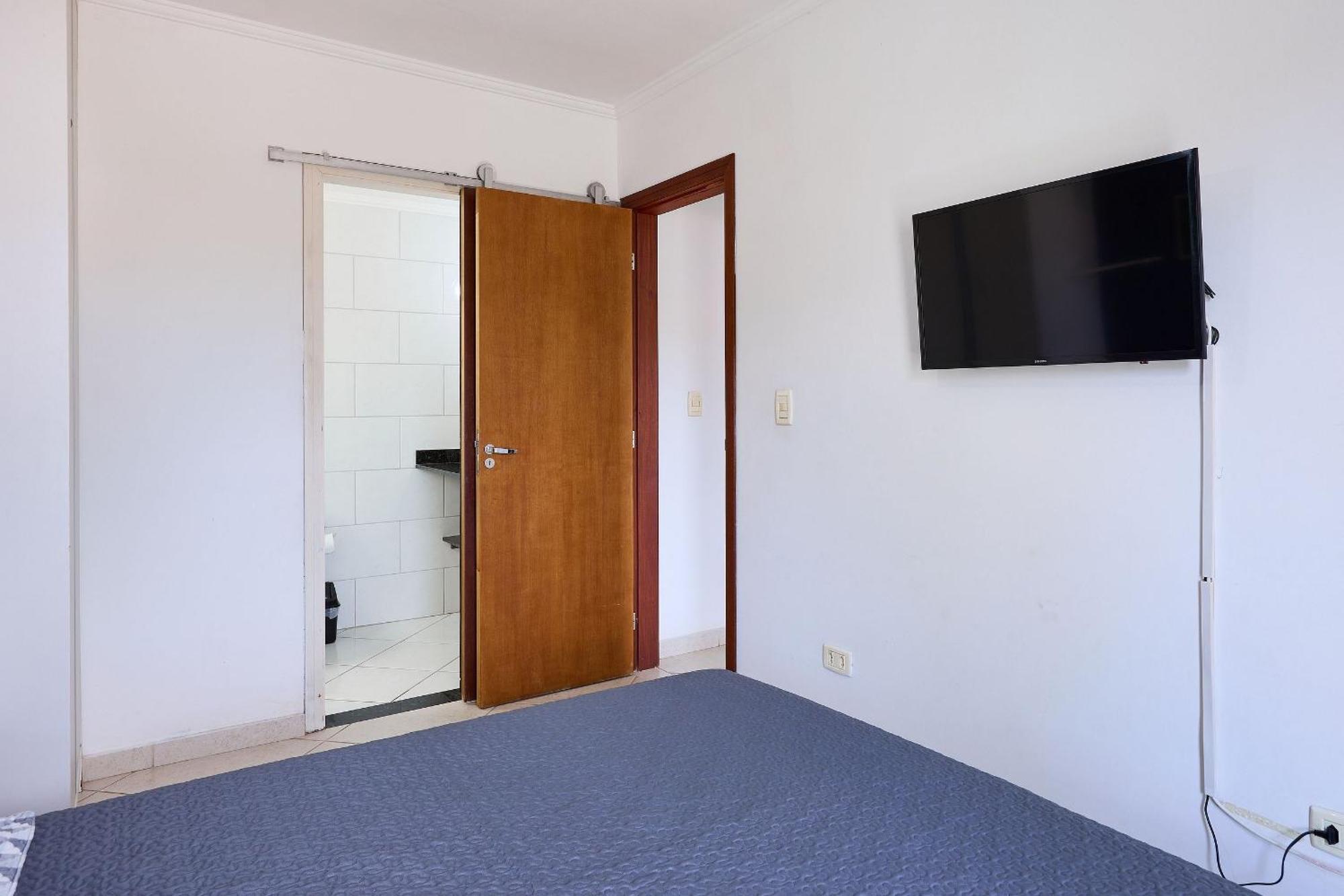 Apartment Af11: Perto Praias E Comercio, Piscina, Ar, Wi-fi, Varanda Gourmet