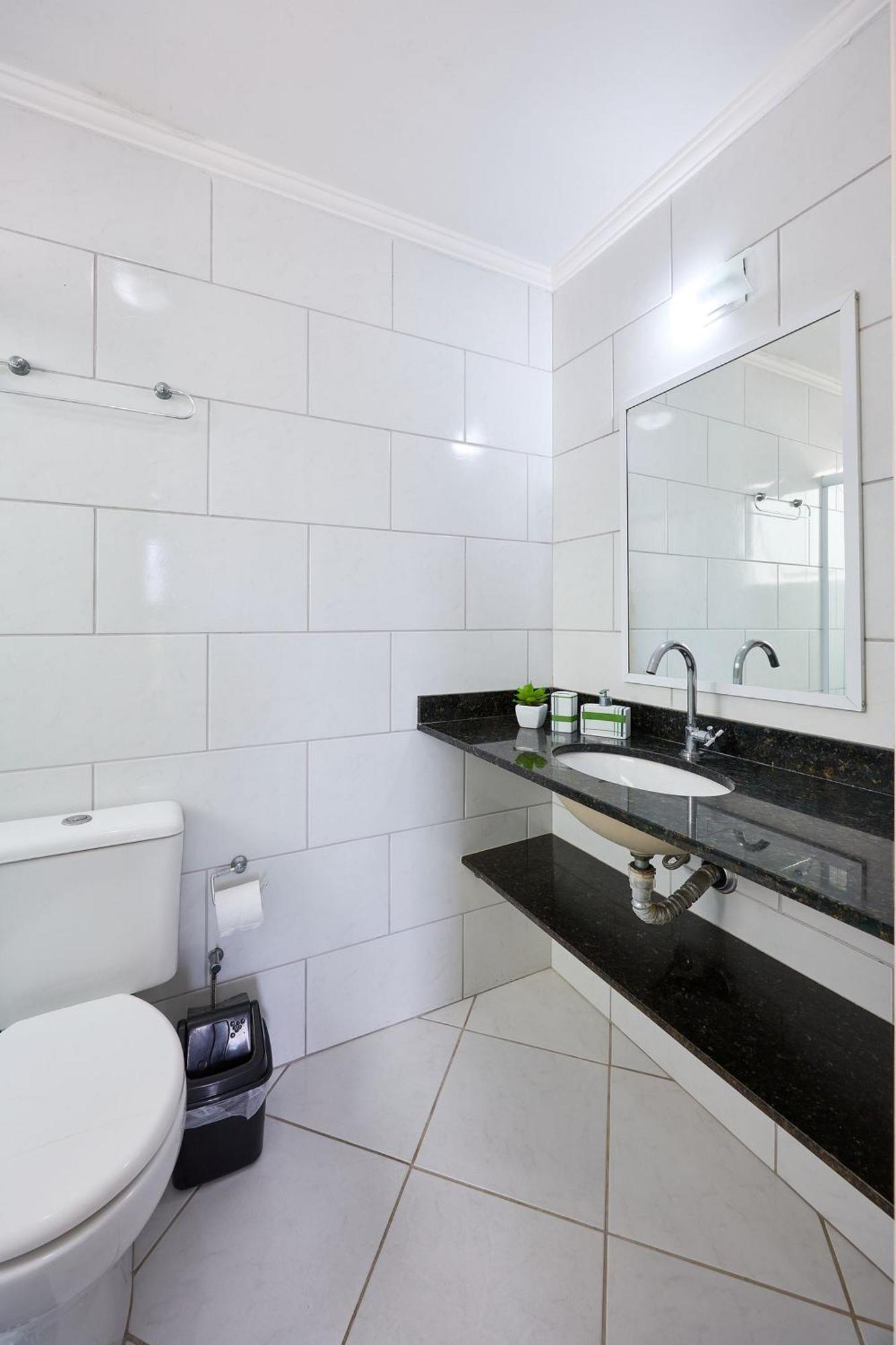 Af11: Perto Praias E Comercio, Piscina, Ar, Wi-fi, Varanda Gourmet Apartment *